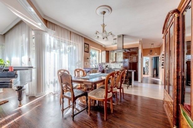 Elad� 250 nm-es h�z Veresegyh�z