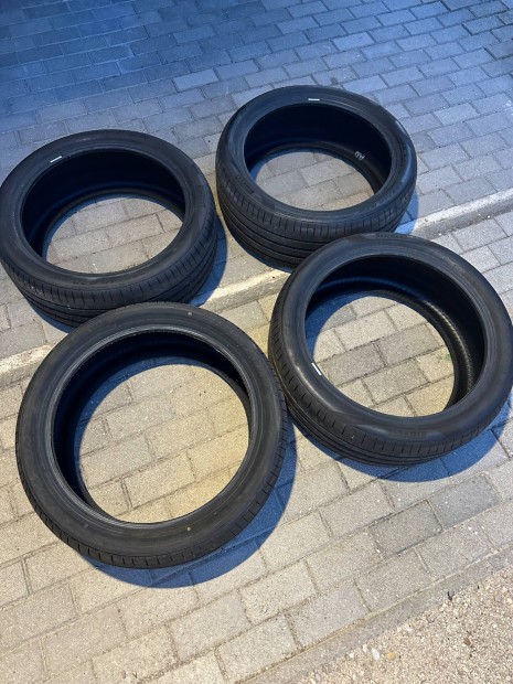 Eladó 255/40 r20 pirelli gumiabroncs garnitúra
