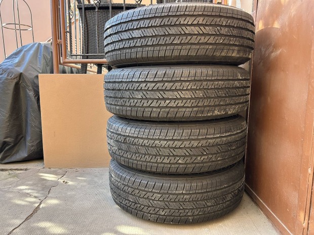 Elad� 255/70 r18 Bridgestone Dueler H/T gumi szett!