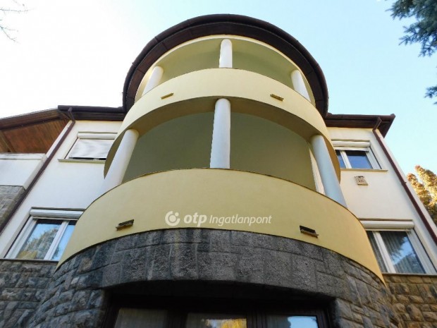 Elad� 255 nm-es h�z P�cs