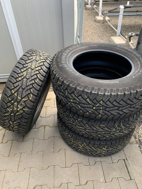 Eladó 265/65 R17 Continental nyári gumi