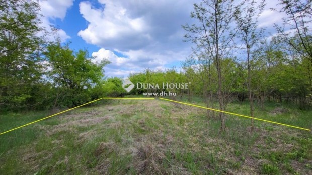 Elad� 2672 nm-es telek T�pi�bicske