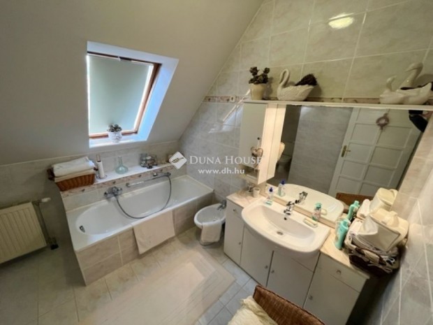 Elad� 270 nm-es h�z Balatonalm�di