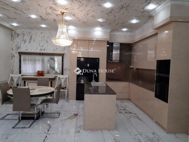 Elad� 270 nm-es h�z Tura