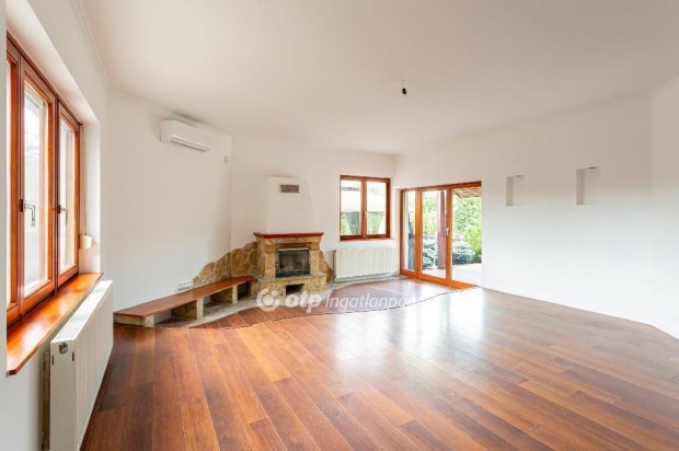 Elad� 280 nm-es h�z Szigetszentmikl�s