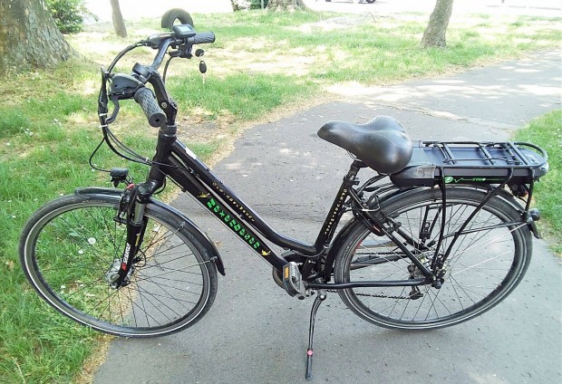 Eladó 28" elektromos kerékpár gázkaros 90% akkuval