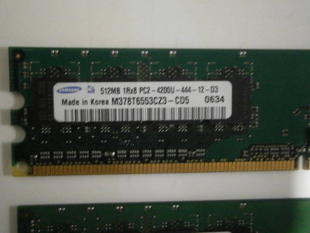 Elad 2GB (4 x 512MB) Samsung DDR2-es RAM (PC2-4200U)