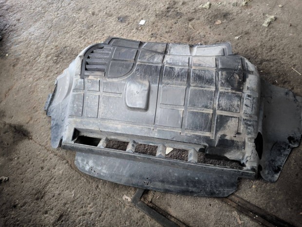 Elad� 2,8 Renault Master motorv�d� burkolat