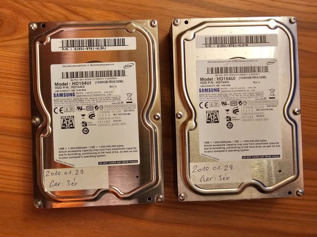 Elad 2 db 1,5 TB Samsung HDD merevlemez