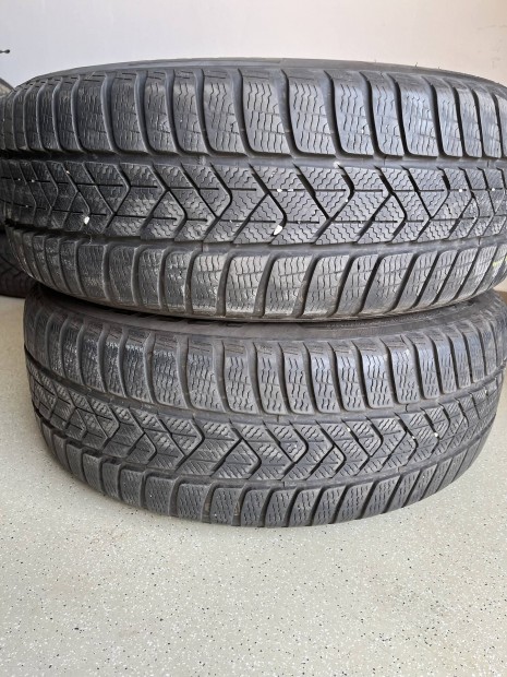 Elado 2 db 225/55R17 teligumi