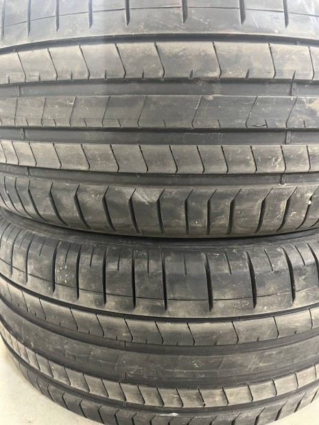 Eladó 2 db 285/40R21 nyárigumi