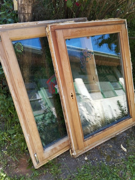 Elad 2 db 90x120-as bontott fa ablak