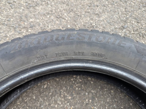 Eladó 2 db Bridgestone Blizzak LM-500 téli gumi BMW i3