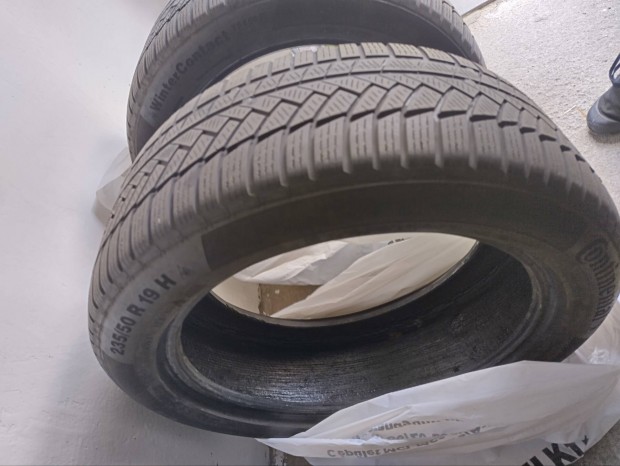 Elad 2 db Continental Winter Contact tli gumi 235/50 R19