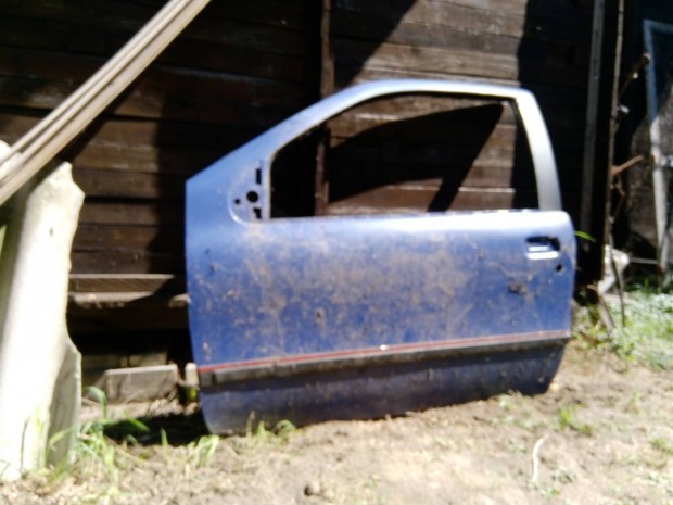 Elad� 2 db Fiat Punto I h�romajt�s ajt� - jobb �s bal oldal