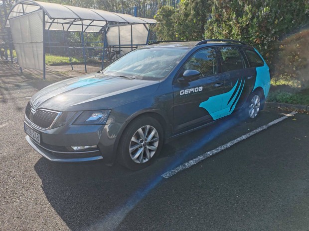 Elad 2 db Skoda Octavia 1.6 crtdi -olvassa vgig
