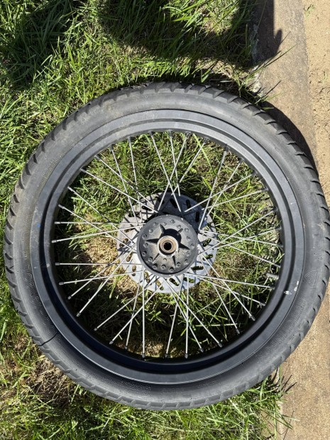 Eladó 2 db komplett motorkerékpár kerék (enduró + robogó)(külön is)
