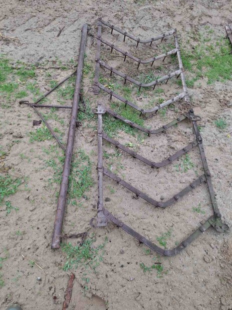 Eladó 2 levelű magtakaró fogas húzóval