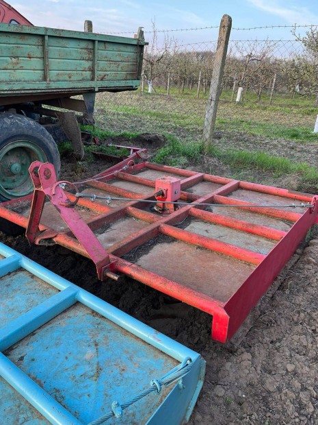 Eladó 2 méteres szárzuzó szártépő kasza mtz traktor