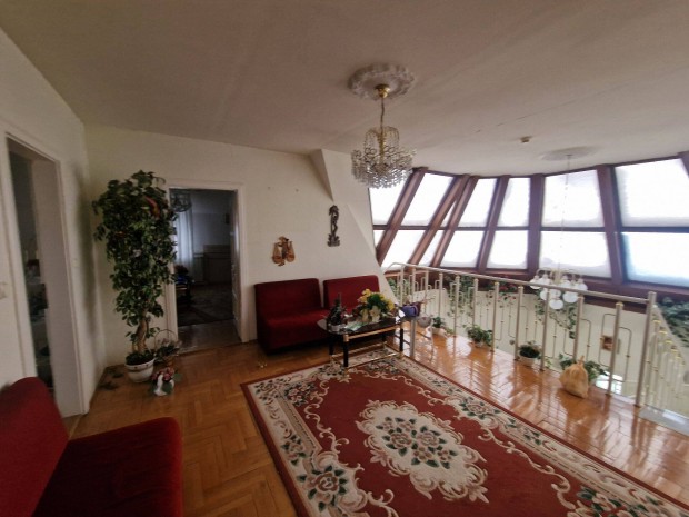 Elad� 2 szintes csal�di h�z 1118 nm telekkel