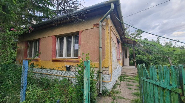 Eladó 2 szoba + nappalis családi ház Jászjákóhalmán!