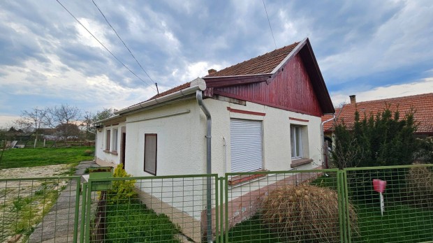 Eladó 2 szoba + nappalis családi ház Tápiógyörgyén!