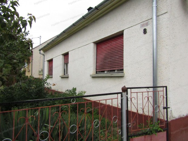 Elad� 2 szob�s csal�di h�z Szentgotth�rd - R�baf�zesen!