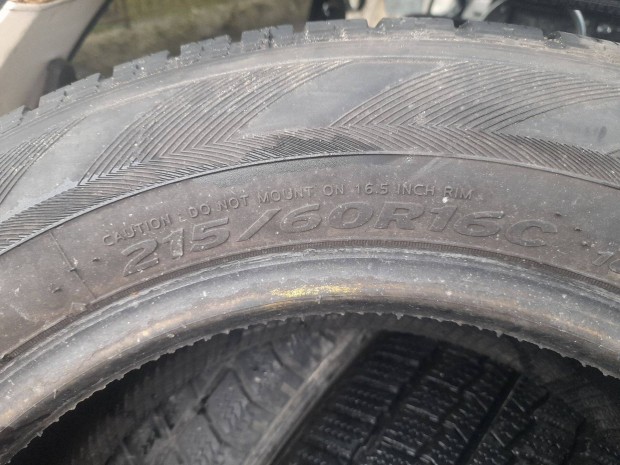 Eladó 2db 215 60 16C Hankook téli gumi