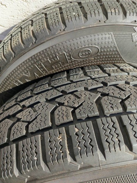 Elad 2db 215/70 R16 100T M+S Gumi,10000ft/db