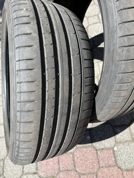 Elado 2db 245/35/20 gumi defekturo pirelli