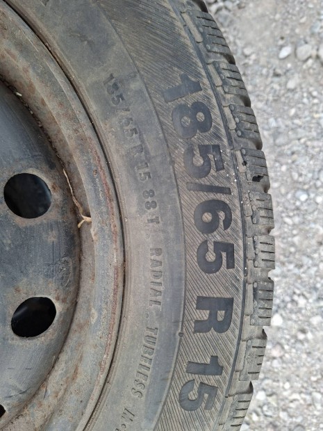 Eladó 2db Dacia Logan téli gumi