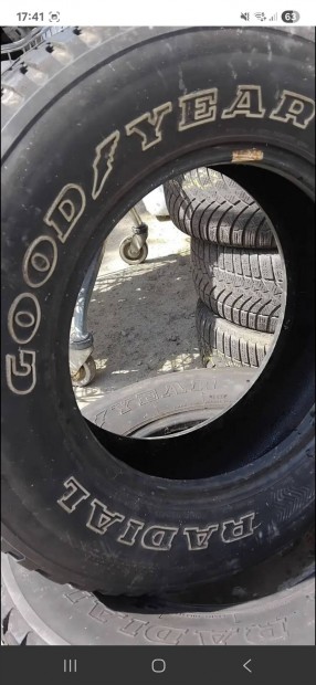 Eladó 2db Párban Goodyear 215/75 15 ös Méretben Gumi