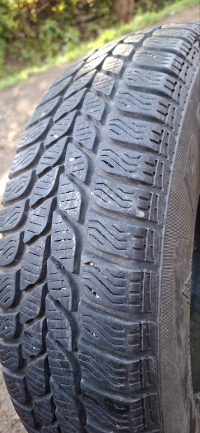 Eladó 2db Párban Pirelli 165/70 14 Es Méretben Gumi