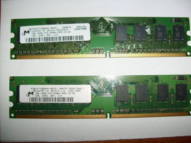 Elad 2x1 Gb 667Mhz-es DDR2-es Micron memrik