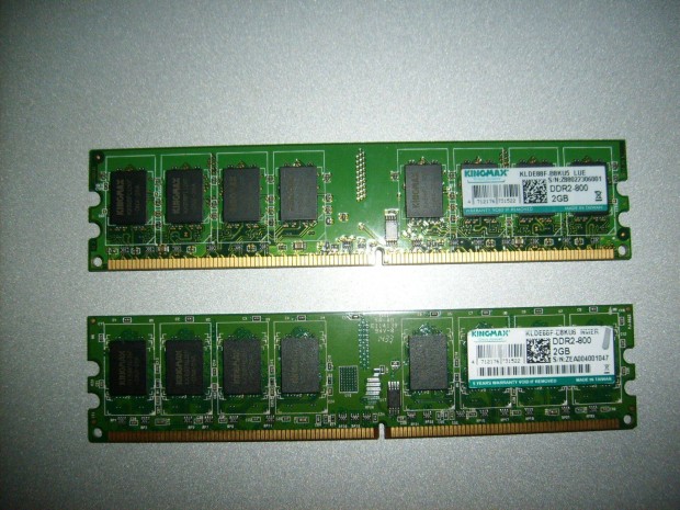 Elad 2x2 Gb 800Mhz-es DDR2-es Kingmax memrik