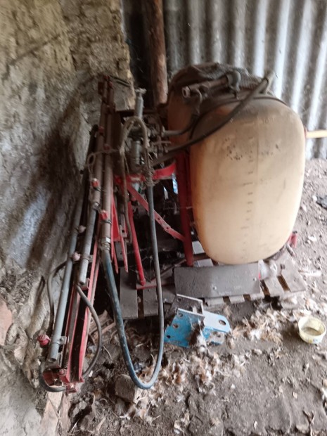 Elad 300 literes permetez. 