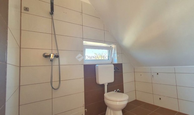 Elad� 300 nm-es h�z Gyenesdi�s