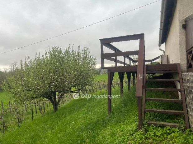 Elad� 30289 nm-es telek Kapolcs