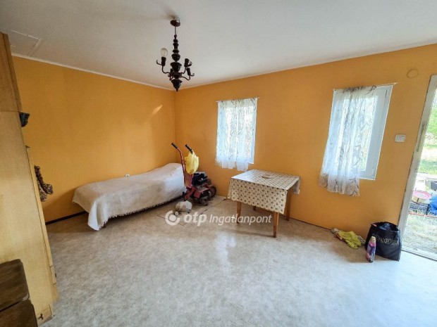 Elad� 30 nm-es h�z Gy�r