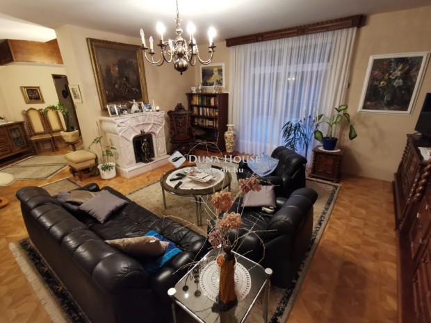 Elad� 310 nm-es h�z Kecskem�t