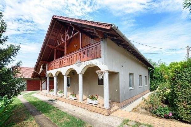 Elad� 310 nm-es h�z Szeged