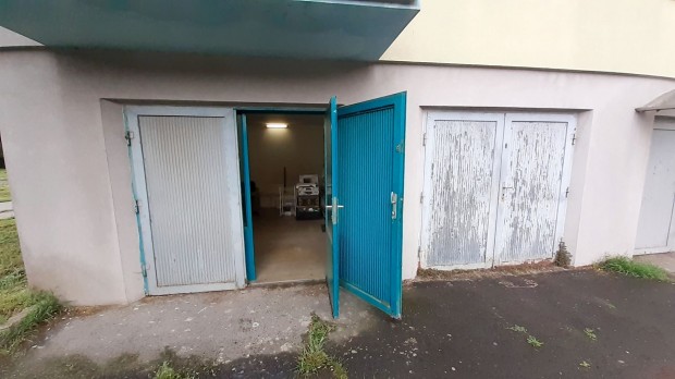 Eladó 31.14 m2 egyedi garázs, Tatabánya