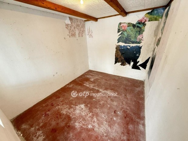 Elad� 31 nm-es h�z Tiszak�cske