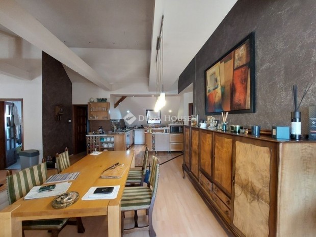 Elad� 320 nm-es lak�s Baja