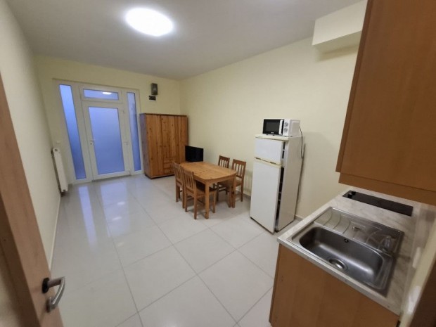 Elad� 32 nm-es Fel�j�tott t�gla lak�s Hajd�szoboszl�