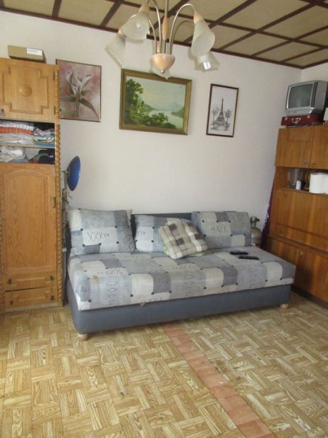 Elad� 32 nm-es Kertes h�z Debrecen