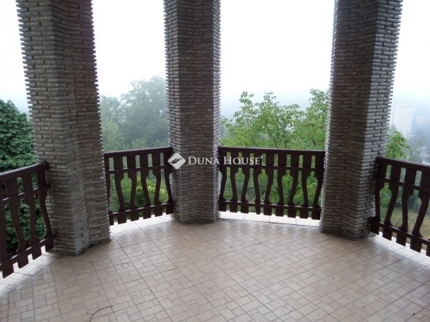 Elad� 336 nm-es h�z Koml�