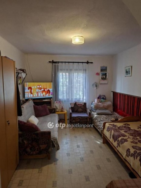 Elad� 33 nm-es h�z Hajd�b�sz�rm�ny