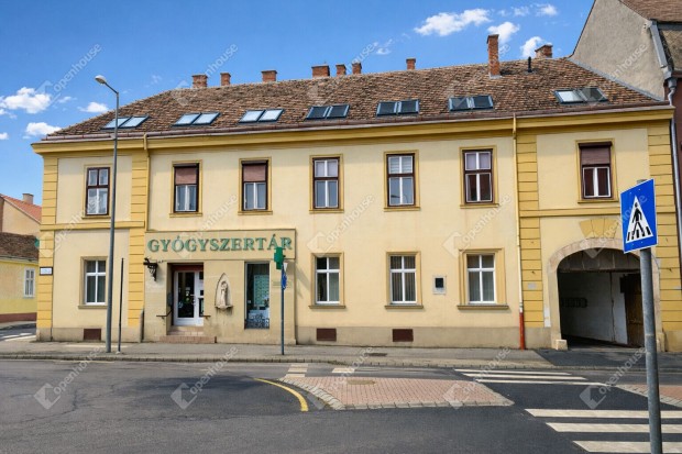 Elad� 33 nm-es lak�s Sopron