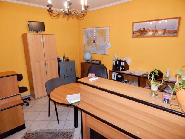 Elad� 342 nm-es Csal�di h�z Cegl�d